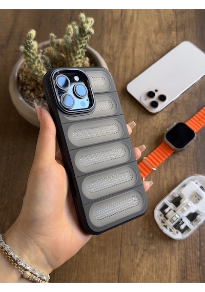 Apple iPhone 15 Pro Max Uyumlu Darbelere Hava Filtreli Yüksek Kamera Korumalı Şık West Silikon Kılıfı Siyah Apple iPhone 15 Pro Max Uyumlu Darbelere Hava Filtreli Yüksek Kamera Korumalı Şık West Silikon Kılıfı Siyah