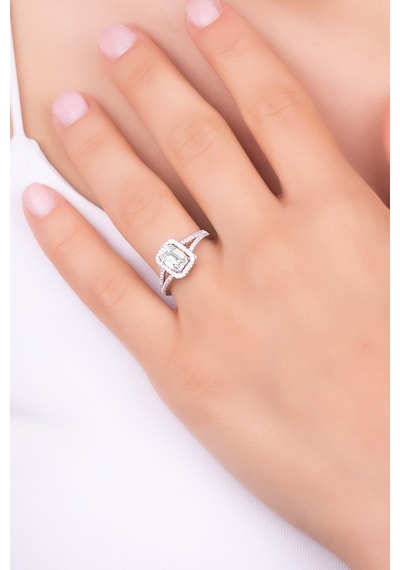 Mozanit Işığı 18 Ayar Beyaz Altın Kaplama Emerald Kesim Yüzük