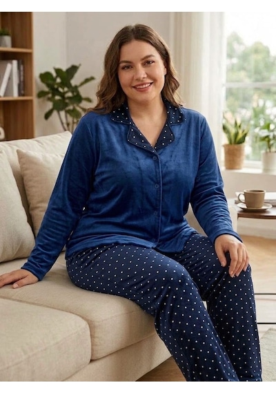 Büyük Beden Boydan Düğmeli Likralı Yumuşak Tuşeli Kadife Kumaş Pijama Takımı Lacivert