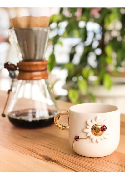 Papatya Kabartmalı 24 Ayar Altın Dekorlu El Yapımı Mug Daisy Flower 300 Ml Beyaz - Çok Renkli