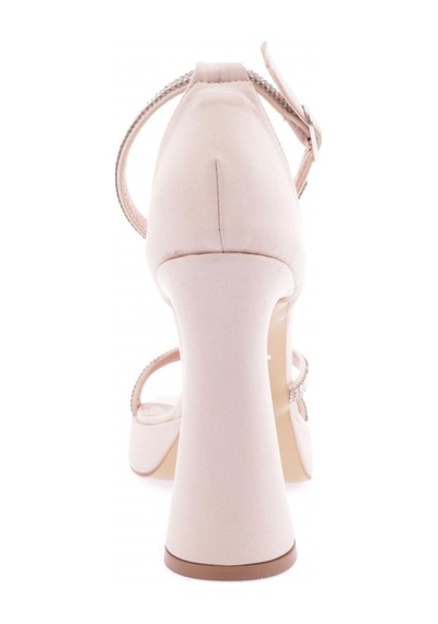 Dgn 3581-23y Kadin Kristal Taşli Çapraz Bantli Kalin Topuklu Sandalet 3581-2271-R12461 Ten Rengi Dgn 3581-23y Kadin Kristal Taşli Çapraz Bantli Kalin Topuklu Sandalet 3581-2271-R12461 Ten Rengi