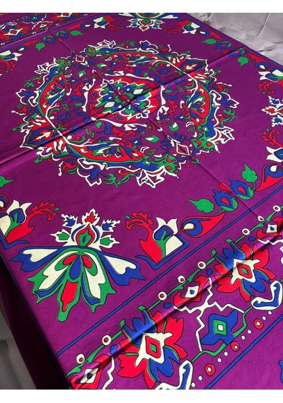 Kolay Temizlenebilir Renkli Cıvıl Cıvıl Desenli Masa Örtüsü 170x170 Cm Fuşya