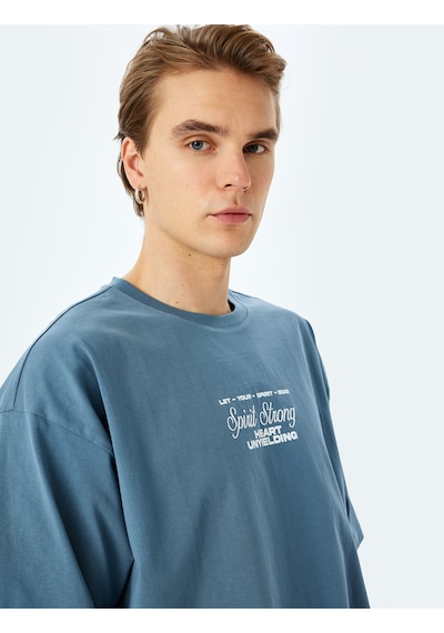 Koton Pamuklu Tok Kumaş Kısa Kollu Bisiklet Yaka Slogan Baskılı Oversize Tişört Mavi 5sam10182hk Mavi Koton Pamuklu Tok Kumaş Kısa Kollu Bisiklet Yaka Slogan Baskılı Oversize Tişört Mavi 5sam10182hk Mavi