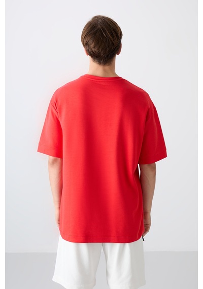 Tommy Life Fiesta Pamuklu Kalın Yumuşak Dokulu Oversize Fit Baskılı Erkek T-shirt - 88323 Kirmizi Tommy Life Fiesta Pamuklu Kalın Yumuşak Dokulu Oversize Fit Baskılı Erkek T-shirt - 88323 Kirmizi