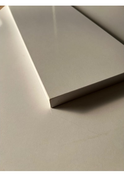 Rafkestir Mat  beyaz Dolap kapağı imalatı 18 mm suntalam malzeme ( menteşe delikli )