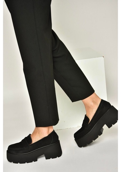Fox Shoes Y272972502 Siyah Süet Kalın Tabanlı Günlük Kadın Ayakkabı Siyah