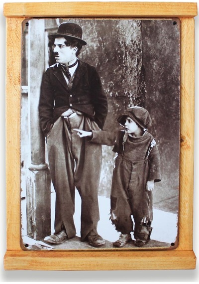 Rustik Ahşap Çerçeveli Vintage Metal Pano Charlie Chaplin 20x30