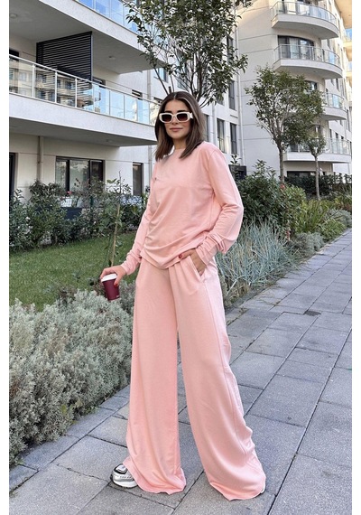 Kadın Pudra Yuvarlak Yaka Sweatshirt & Bol Paça Beli Lastikli Pantolon - Rahat Alt & Üst Takım Pudra Kadın Pudra Yuvarlak Yaka Sweatshirt & Bol Paça Beli Lastikli Pantolon - Rahat Alt & Üst Takım Pudra