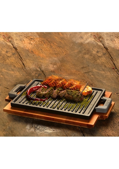 Lava Döküm Dikdörtgen Hot Plate. Ahşap Altlıklı. Ölçü 22x30CM.