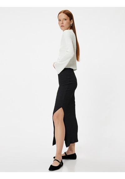 Koton Slim Fit Yırtmaç Detaylı Dokulu Midi Boy Kalem Etek Siyah 5wak10083ek Siyah
