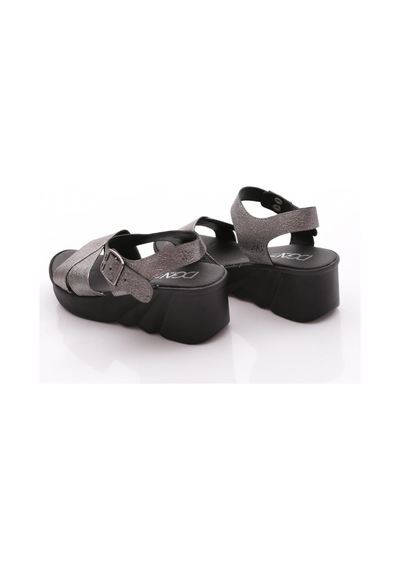 Dgn 2100-159-22y Kadin Çapraz Bantli Bilekten Bağli Sandalet Platin Çatlak Süet