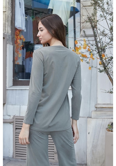 Kadın İpeksi Esnek Modal Kumaş V Yaka Uzun Kol Omuz Aksesuarlı Düğmeli Uzun Blazer Ceket-haki Haki Kadın İpeksi Esnek Modal Kumaş V Yaka Uzun Kol Omuz Aksesuarlı Düğmeli Uzun Blazer Ceket-haki Haki