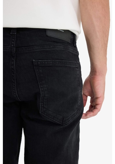 DeFacto Pedro Slim Fit Dar Kalıp Normal Bel Dar Paça Jean Pantolon R8788AZ25AUNM40 DeFacto Pedro Slim Fit Dar Kalıp Normal Bel Dar Paça Jean Pantolon R8788AZ25AUNM40