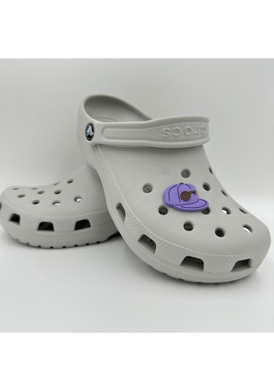 Crocs Terlik Süsü Ve Aksesuarı , Çanta Süsü Jibbitz3d Kabartma Şapka Kep 02 Görsel Figür Aksesuar Lila-kahve