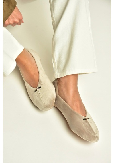 Fox Shoes Z820704102 Vizon Süet Toka Detaylı V Kesim Babet