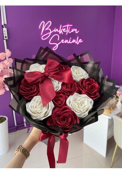 11'li Bordo Ve Beyaz Kurdeleli Solmayan Saten Gül Buketi Bordo Dışı Siyah