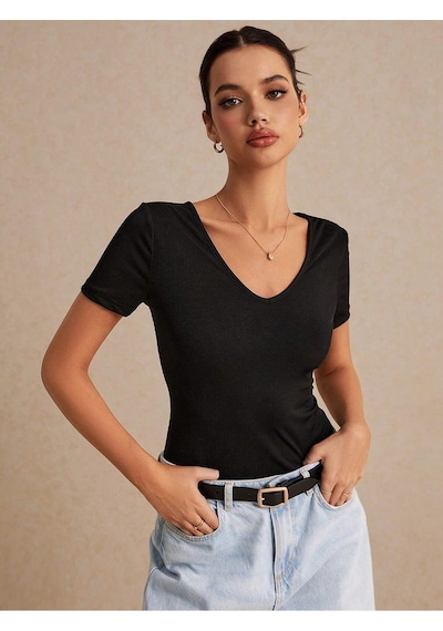 Liona V Yaka Sırtı Açık İpli Siyah Renk Fitilli Kısa Kollu Slim Fit Crop Top Bluz