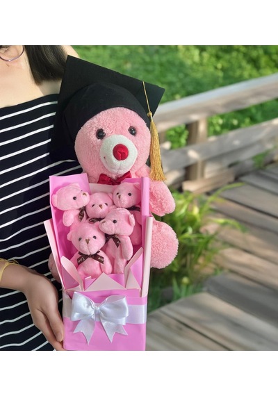 Mezuniyet Hediyesi: Mezun Peluş Ayıcık & Pembe Ayıcık Buketi