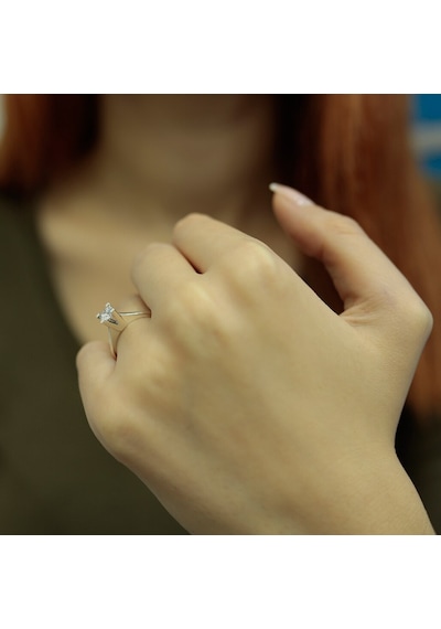 Lova F Renk 0,40 Karat Pırlanta Tektaş Yüzük - HRD Sertifikalı