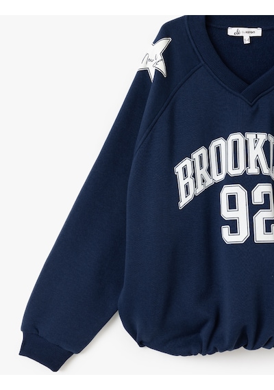 Koton Kolej Baskılı Uzun Kollu Oversize V Yaka Sweatshirt Lacivert 5sal10417ık Lacivert Koton Kolej Baskılı Uzun Kollu Oversize V Yaka Sweatshirt Lacivert 5sal10417ık Lacivert