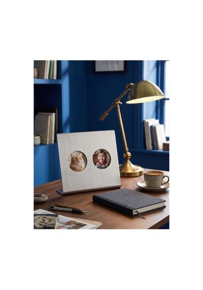 Dizör Çift Daire Pencereli Masa Çerçevesi 304 Paslanmaz Çelik, Fırçalı, L Formlu Masaüstü Fotoğraf Çerçevesi, 2 X Ø7 Cm