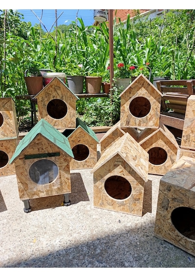 Kedi Evi Yuvası Çatılı Su Geçirmez Yüksek Ayaklı 36x30x45 Cm Kurulu Gönderim