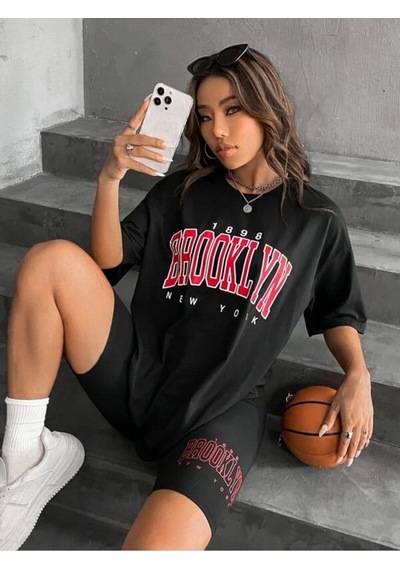 Flood Of Style Kadın Kırmızılı Baskılı 1898 Brooklyn New York Siyah Oversize Bisiklet Yaka T-shirt Kırmızı