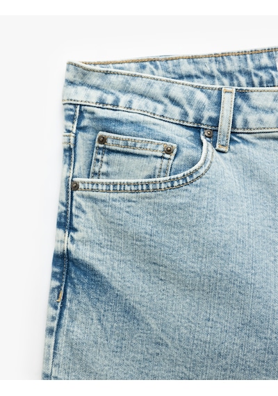 Koton Pamuklu Slim Fit Katlamalı Paça Bermuda Jean Şort Bleach 5sam40002ıd Açık Mavi
