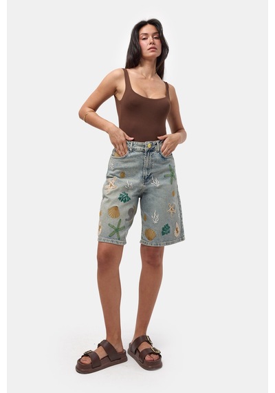 it's basic Kadın Kot Rengi 4s6-65 Nakışlı Özel Tasarım Bermuda Denim Şort Çok Renkli