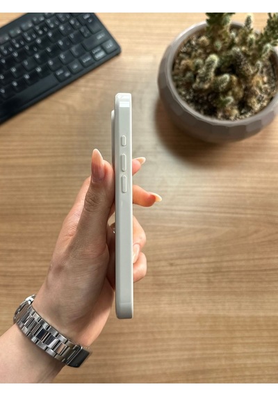 Apple Uyumlu iPhone 16 Pro Animasyonlu Stylus Silikon Kılıf Krem