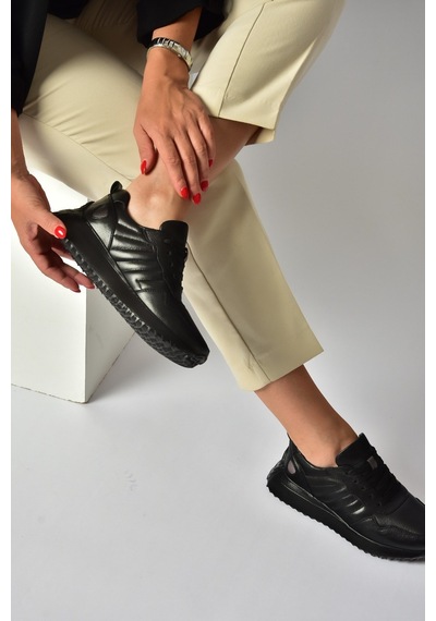 Fox Shoes Z555090103 Siyah Hakiki Deri Kalın Tabanlı Spor Ayakkabı Sneakers