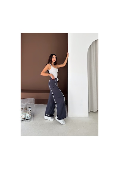Gugus Kadın Beyaz Şerili Modal Pileli Eşofman Altı Wide Leg Füme