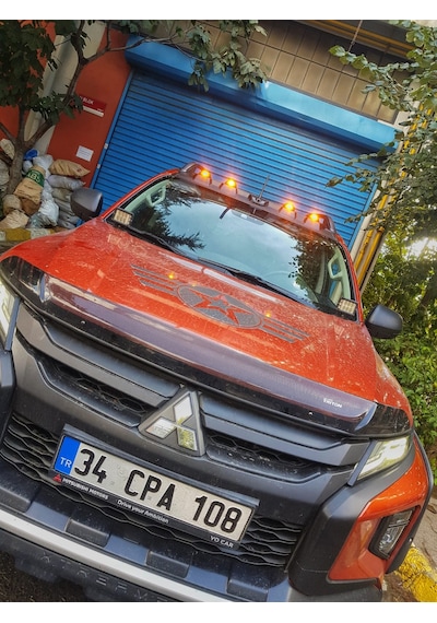 Mitsubishi L200 Moonvisor