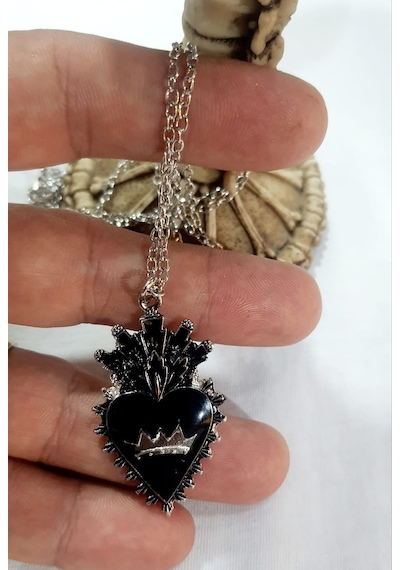Black Heart Crown Kolye Altın