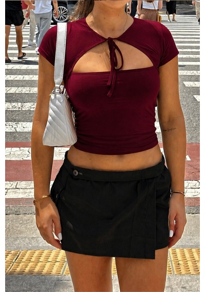Tarz Cool Kadın Bağlama Detaylı Crop Tişört Dekolteli Modern Kesim Şık Üst Bordo