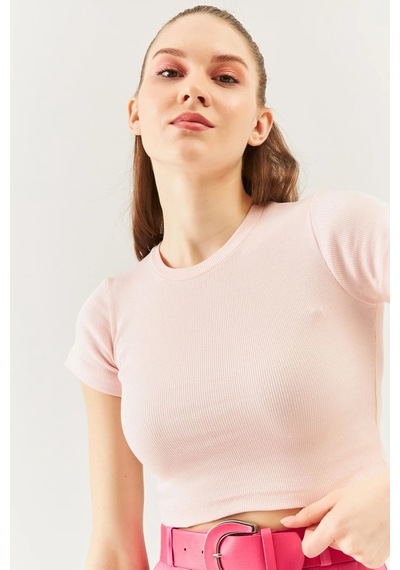 Butikgiz Kadın Kısa Kol Bisiklet Yaka Vücuda Oturan %100 Pamuklu Kaşkorse Esnek Crop Bluz Pudra