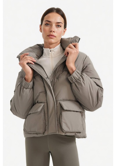 Defacto Defactofit Su İtici Oversize Fit Geniş Kalıp Dik Yaka Fermuarlı Çıtçıtlı Cepli Şişme Mont E9266ax25wnkh464 Haki-kh464 Defacto Defactofit Su İtici Oversize Fit Geniş Kalıp Dik Yaka Fermuarlı Çıtçıtlı Cepli Şişme Mont E9266ax25wnkh464 Haki-kh464