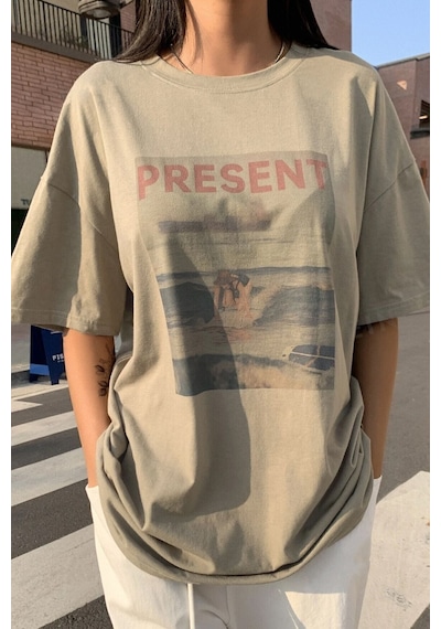 Uyguntarz Unisex Present Baskılı Oversize Tshirt Bej