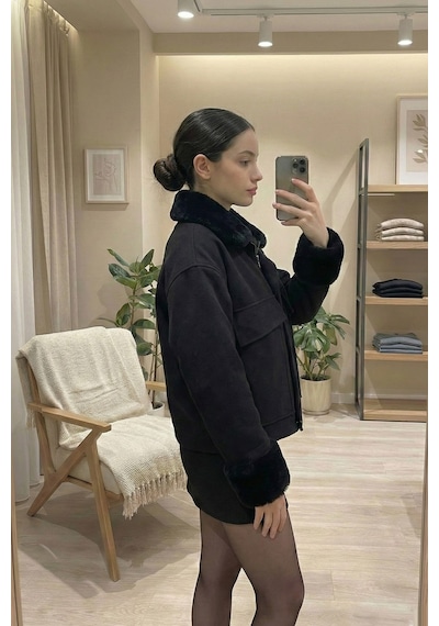 Kadın Ceket Relax Fit Kürklü Kol Ve Yaka Detaylı Günlük Kadın Ceket Siyah
