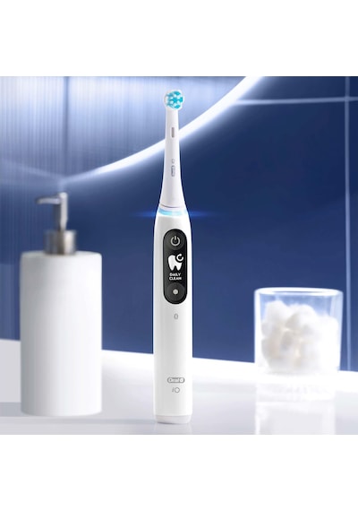 Oral-B iO6 Şarjlı Diş Fırçası Beyaz