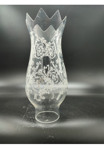 Avize Lamba Camı.beyaz Motifli,ağız Kısmı Kesmeli Alt Yuva Çapı:5.50 Cm-h:21.50 Cm E.14 Ve E.27 Mum Ampul Ve Normal Ampule Uygundur. 1