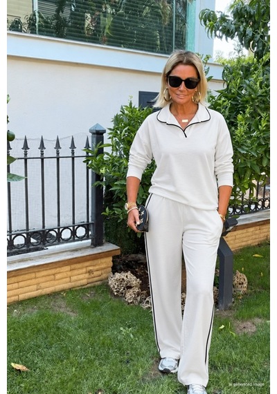 Bhrwear Kadın Uzun Kollu Yakalı Ince Şerit Detaylı Viskon Iki Iplik Bluz Ve Pantolon Ikili Takım Renkli Bhrwear Kadın Uzun Kollu Yakalı Ince Şerit Detaylı Viskon Iki Iplik Bluz Ve Pantolon Ikili Takım Renkli