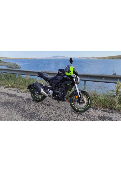 Honda CB250R Kısa Kuyruk ve Sıyırıcı Üzeri Işıklı Plakalık