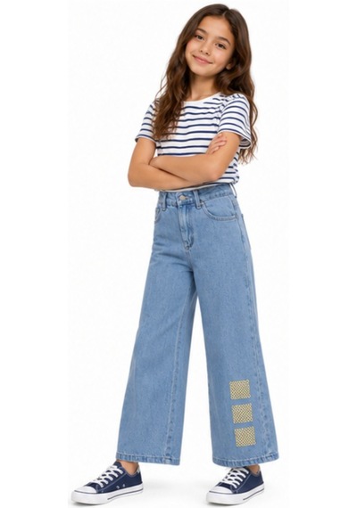 Irem Kız Çocuk Beli Lastikli Geniş Paça Model Fermuar Kapamalı Sol Paça Nakış İşlemeli Likrasız Mavi Renk Kot Pantolon Irem Kız Çocuk Beli Lastikli Geniş Paça Model Fermuar Kapamalı Sol Paça Nakış İşlemeli Likrasız Mavi Renk Kot Pantolon