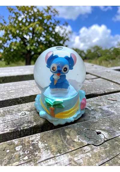 9cm-6cm Dondurmalı Figürlü Işıklı Stitch Kar Küre 9x6
