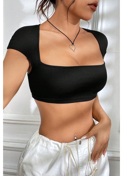 Angbutik Kadın Siyah Sırt Dekolteli Ve Boyundan Bağlamalı Yarım Kol Crop Top Bluz Angbutik Kadın Siyah Sırt Dekolteli Ve Boyundan Bağlamalı Yarım Kol Crop Top Bluz
