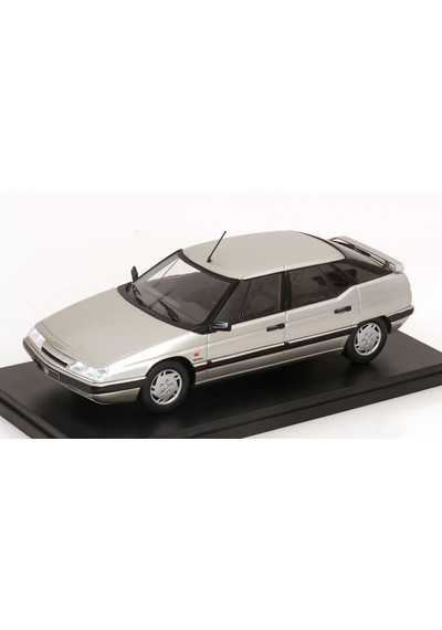 1:24 Ölçek Whitebox 1989 Citroen Xm Diecast Metal Minyatür Model Araba 15cm