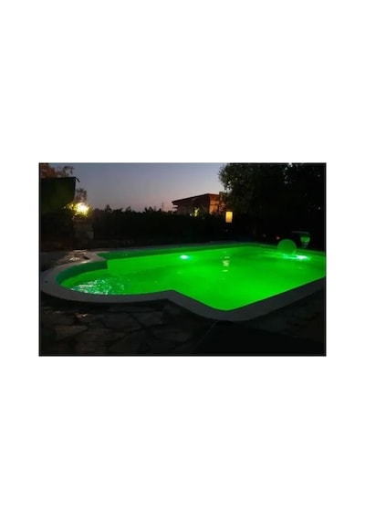 Tenda 32 Watt Smd Led Kırmızı Kovansız Havuz Lambası 22,50 Cm Çapındaki Kovana Uyumlu