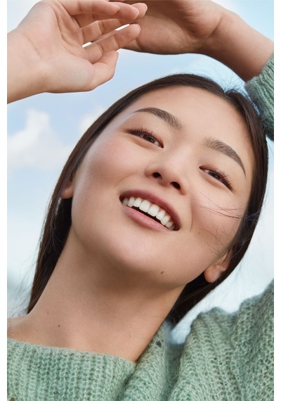 Yves Rocher Etkili Işıltı Veren Fondöten- Bej 050- 30 Ml-63154
