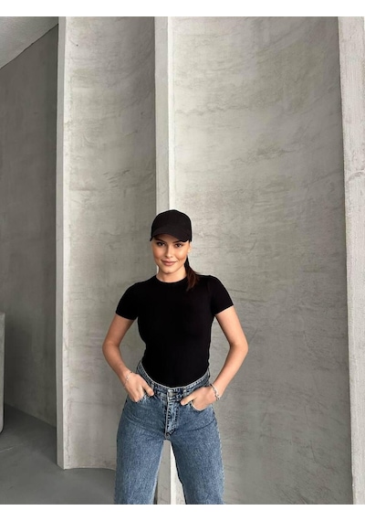 Kadın Basic Bisiklet Yaka Slim Fit Body Kısa Kol Günlük Body SIYAH